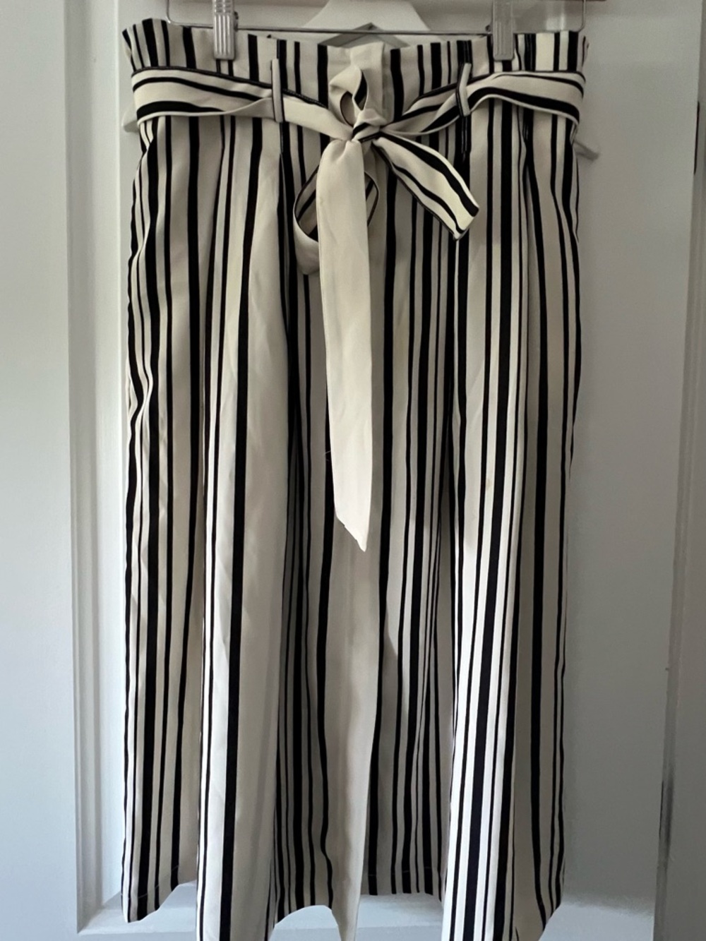 H&M Black & Cream Striped Paperbag Waist Tie Belt Skirt